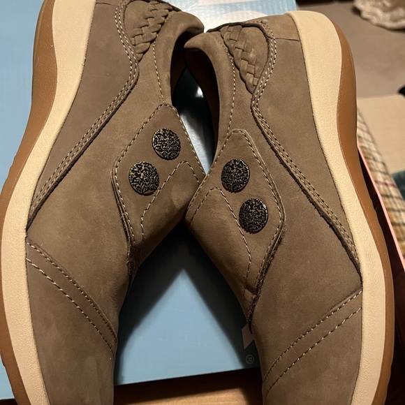 Aetrex Karina Warm Grey Slip On - Picture 4 of 4